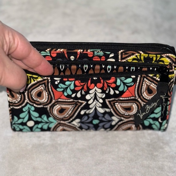VERA BRADLEY Paisley Floral Embroidered Boho Black Wallet Wrist Strap Clutch - Picture 4 of 13